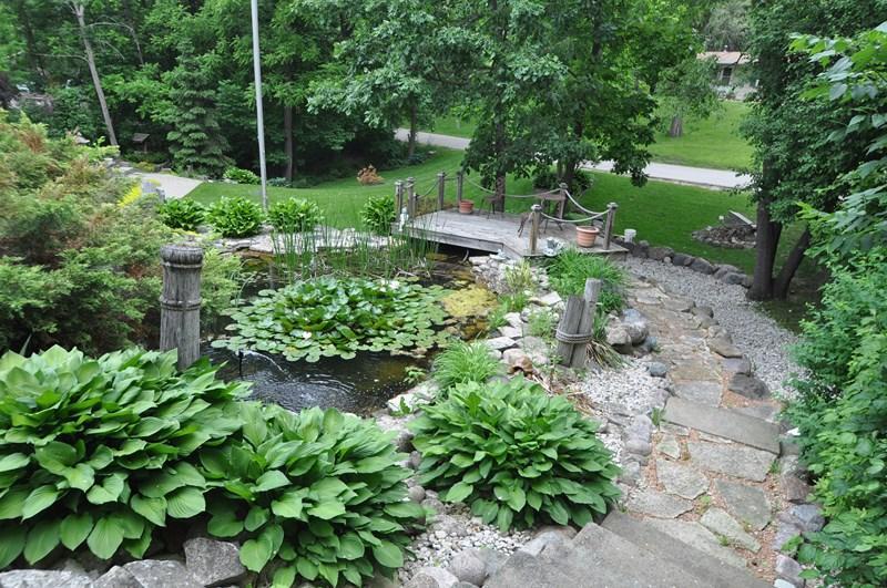 121 Riverview Dr