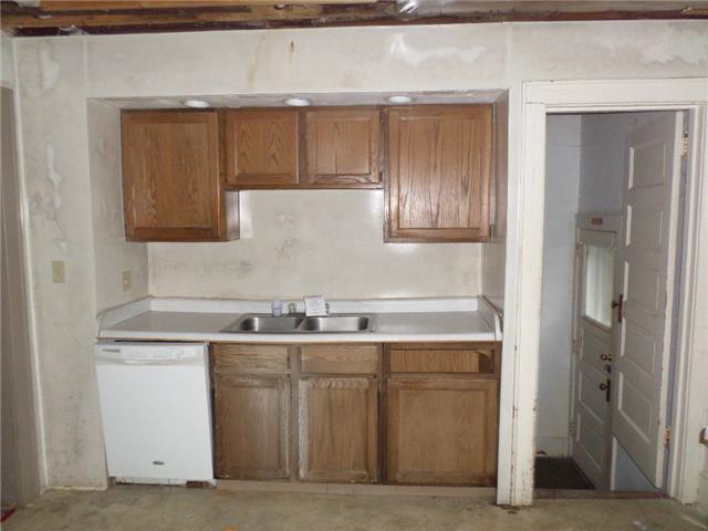 609 N Greenfield AveWaukesha, WI, 53186Waukesha County