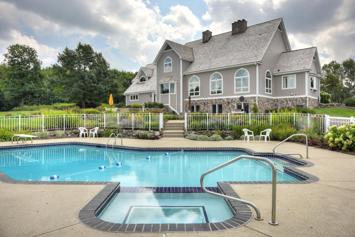 S4W28701 Norms Rd, Delafield, WI 53188