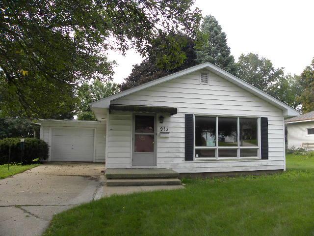 913 Maitland DrWaukesha, WI, 53188Waukesha County