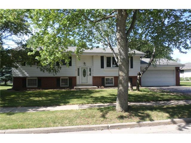 1112 Dogwood LnWaukesha, WI, 53189Waukesha County