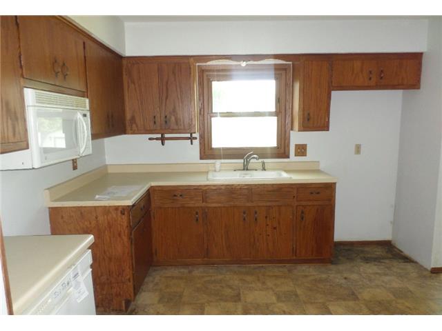 1112 Dogwood LnWaukesha, WI, 53189Waukesha County