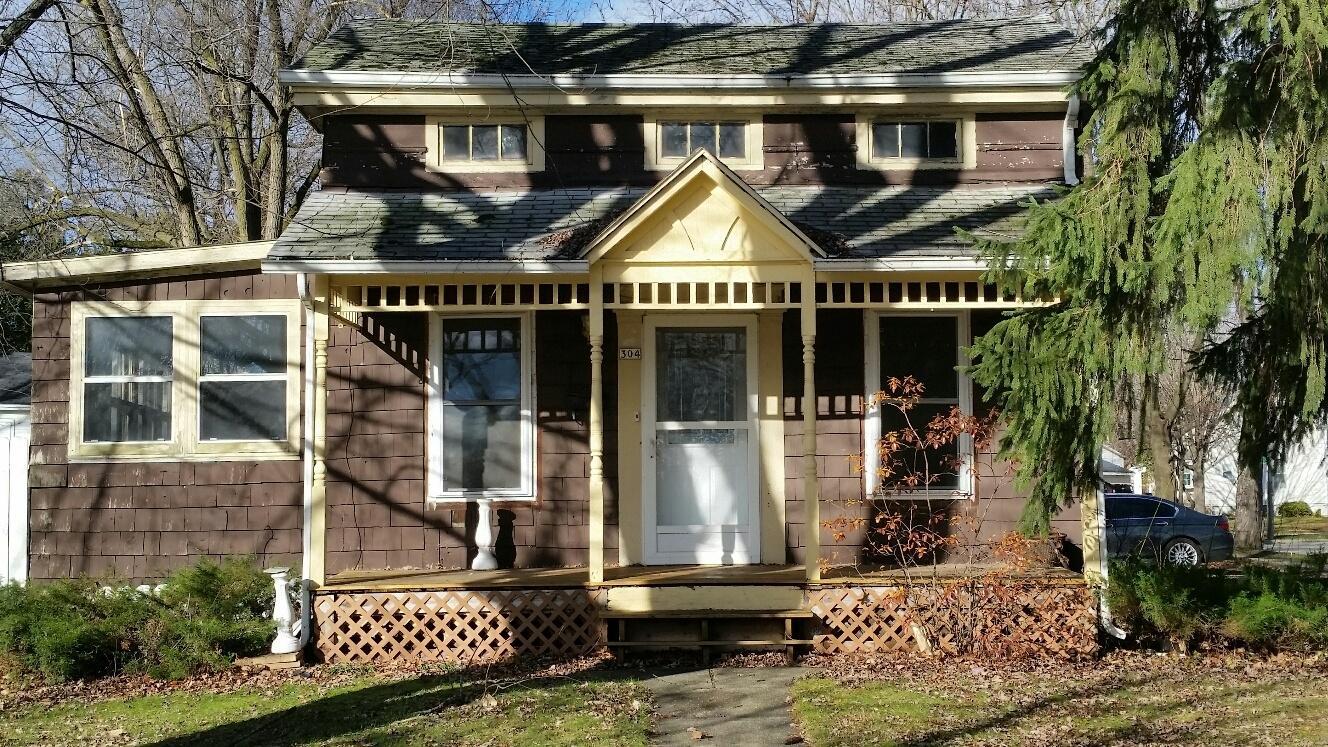 304 S Janesville St