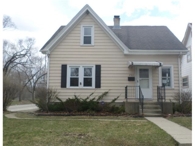 2703 W Oriole DrMilwaukee, WI, 53209Milwaukee County