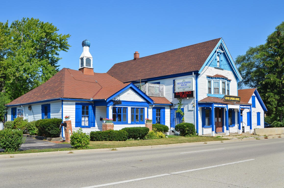 6655 N Green Bay Ave, Glendale, WI 53209