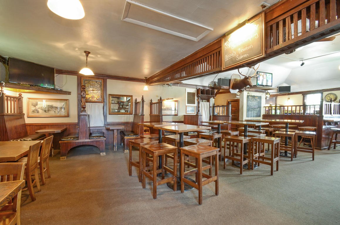 6655 N Green Bay Ave, Glendale, WI 53209