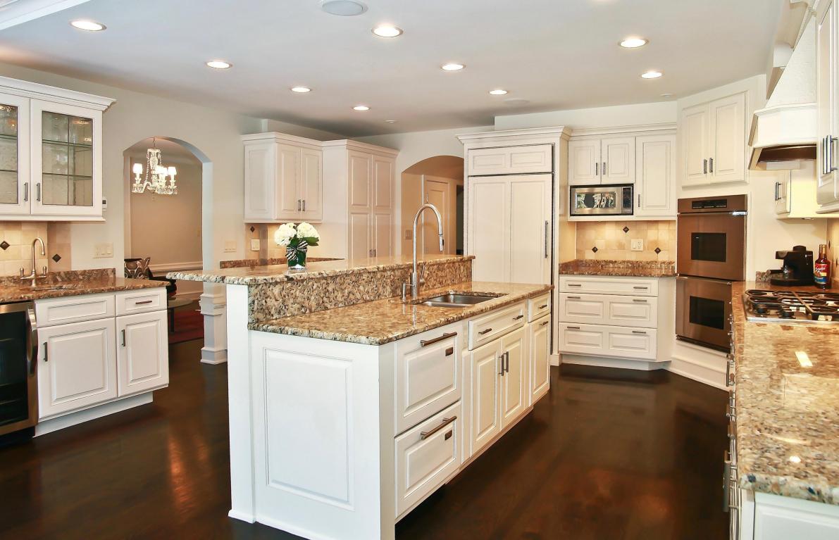 2020 E Glendale Ave, Whitefish Bay, WI 53211