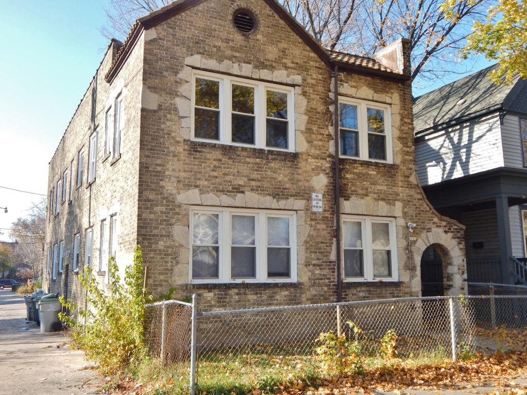861 S 75Th St