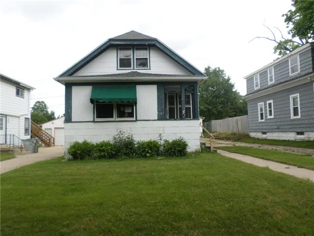 673 S Oak Park CtMilwaukee, WI, 53214Milwaukee County