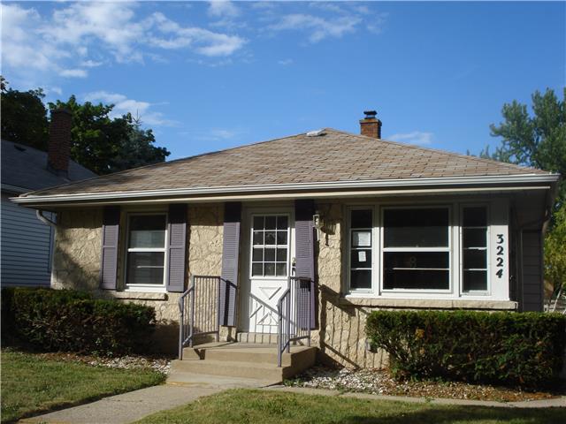 3224 W Ruskin StMilwaukee, WI, 53215Milwaukee County