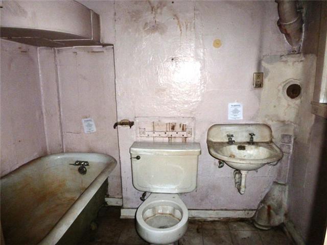 2446 S 10th StMilwaukee, WI, 53215Milwaukee County