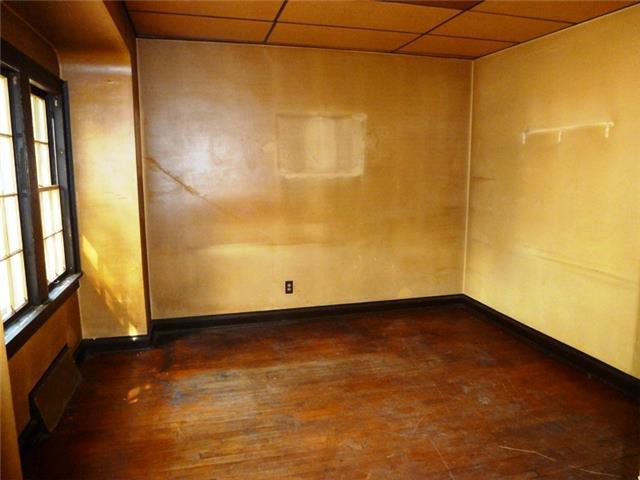2446 S 10th StMilwaukee, WI, 53215Milwaukee County