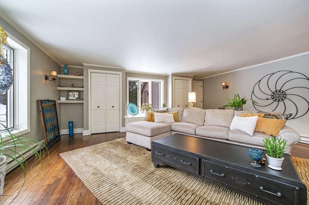 4845 N Lake Dr, Whitefish Bay, WI 53217