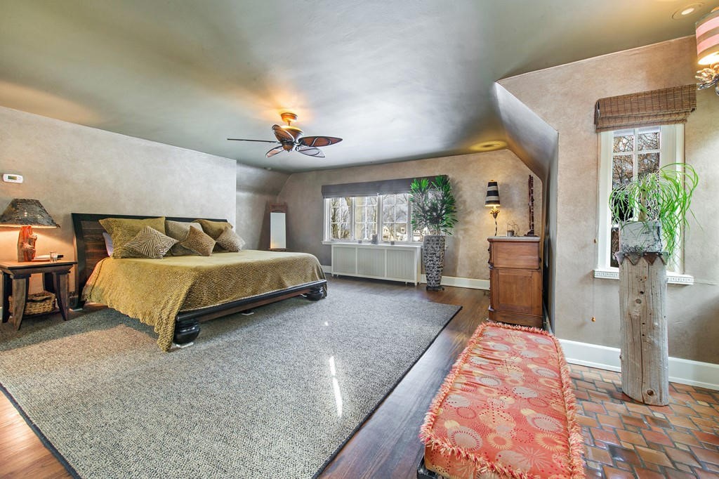 4845 N Lake Dr, Whitefish Bay, WI 53217