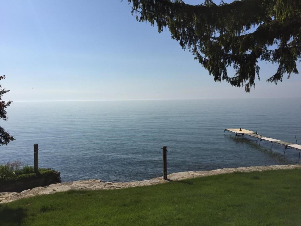 7000 N Beach Dr, Fox Point, WI 53217