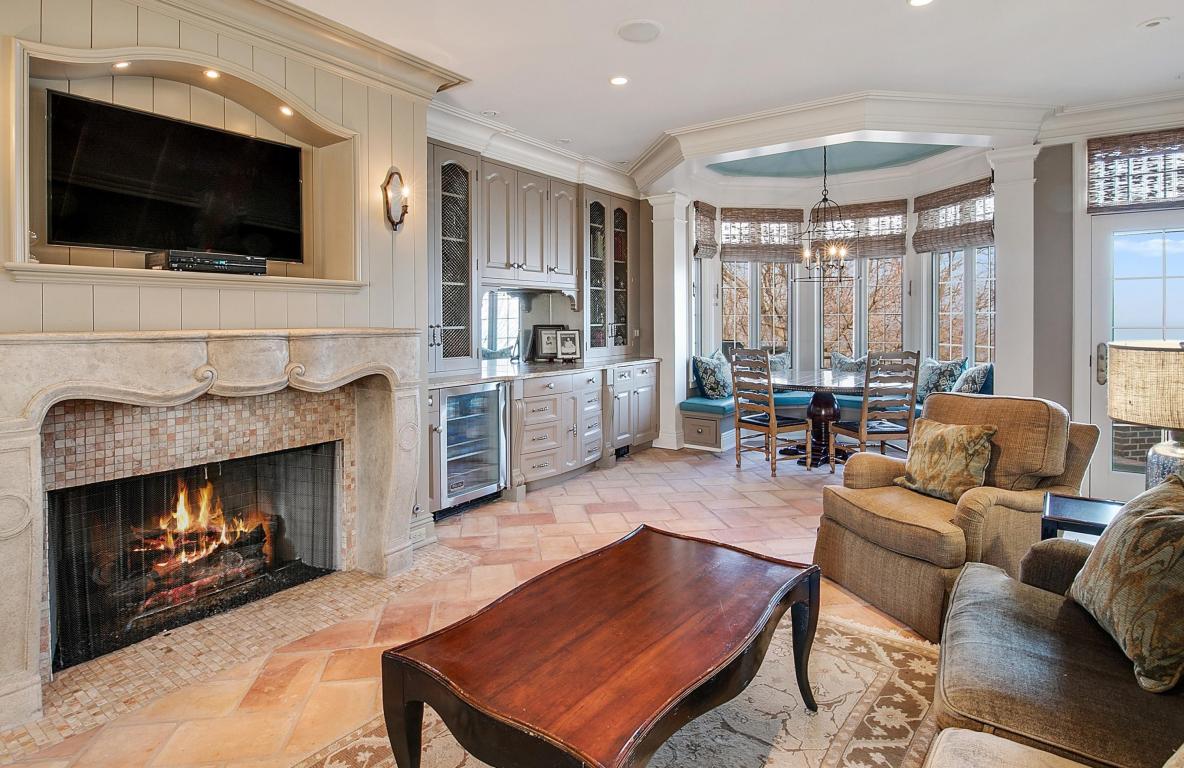 5460 N Lake Dr, Whitefish Bay, WI 53217