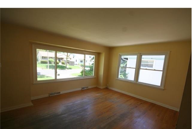 8129 W Scranton PlMilwaukee, WI, 53218Milwaukee County