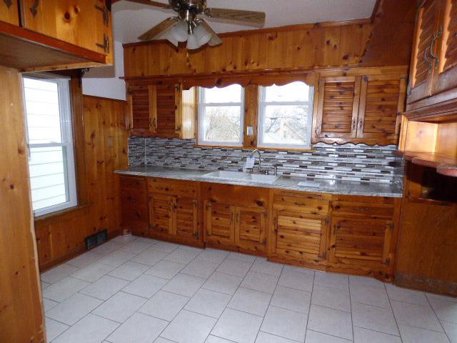 2253 S 75th StWest Allis, WI, 53219Milwaukee County