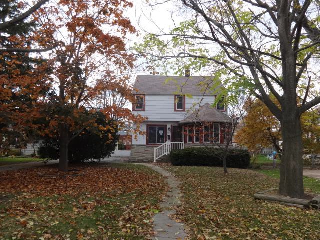 2437 S 76th StWest Allis, WI, 53219Milwaukee County