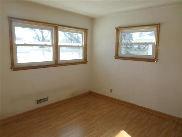 7818 W Lynmar CtMilwaukee, WI, 53222Milwaukee County