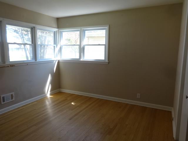 7733 W Fiebrantz AveMilwaukee, WI, 53222Milwaukee County
