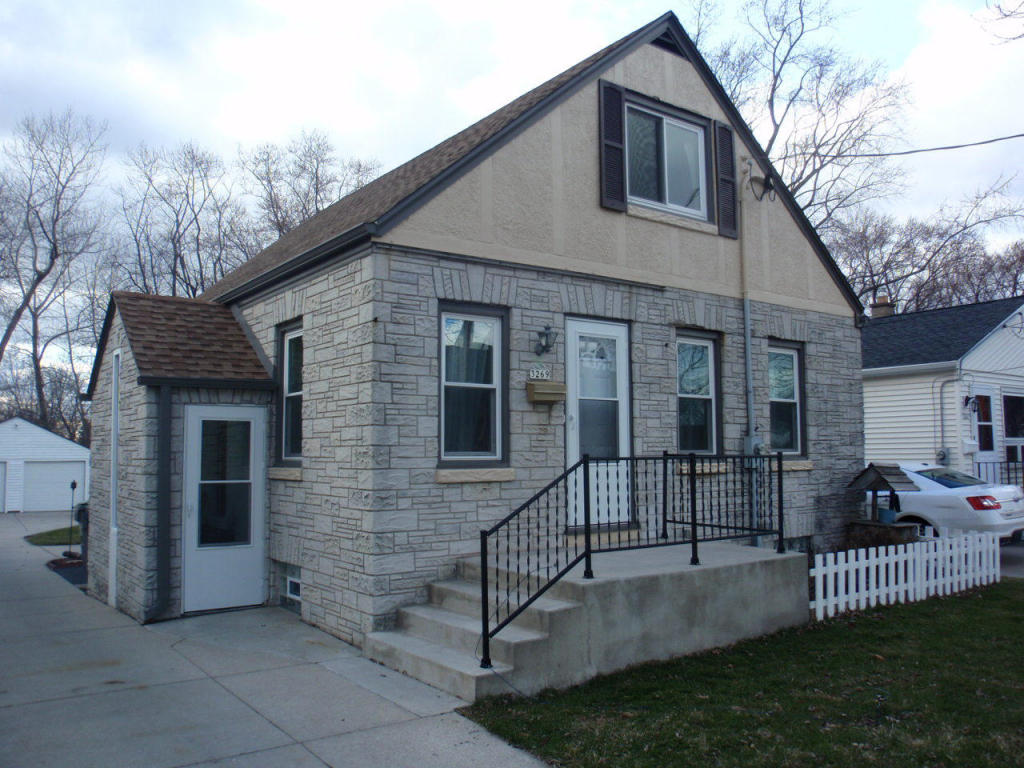 2143 S 99Th St