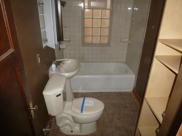 1625 E Saint Francis AveSt Francis, WI, 53235Milwaukee County