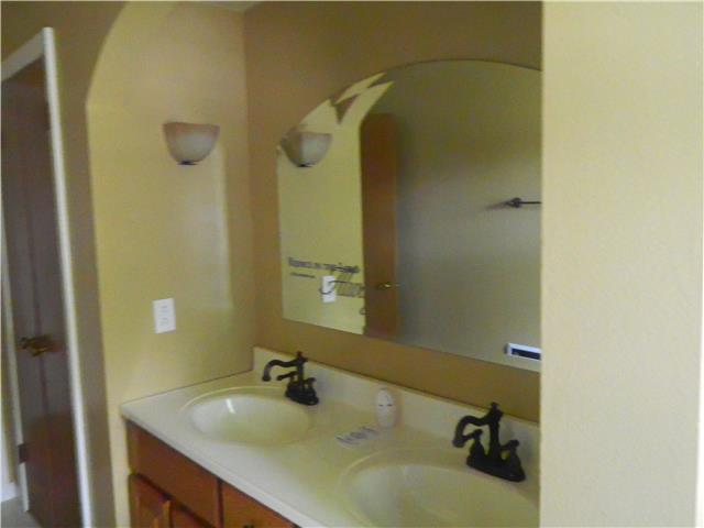824 Saxony DrRacine, WI, 53402Racine County