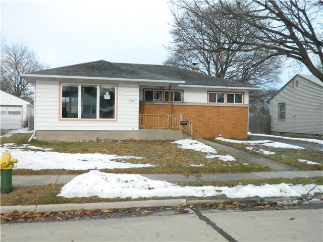 2532 Ridgewood AveRacine, WI, 53403Racine County