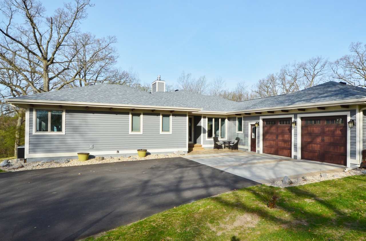 3861 Saddlebred Pl, Deerfield, WI 53531