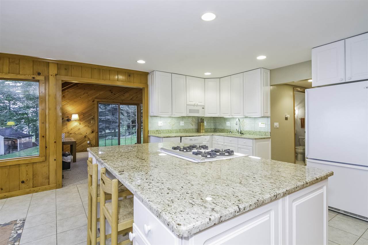 N6658 SHOREWOOD HILLS RD, Lake Mills, WI 53551