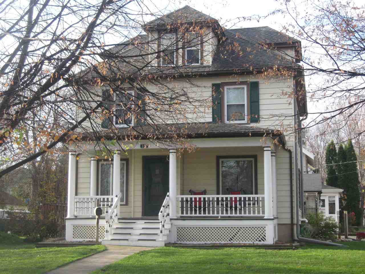411 Hubbell St
