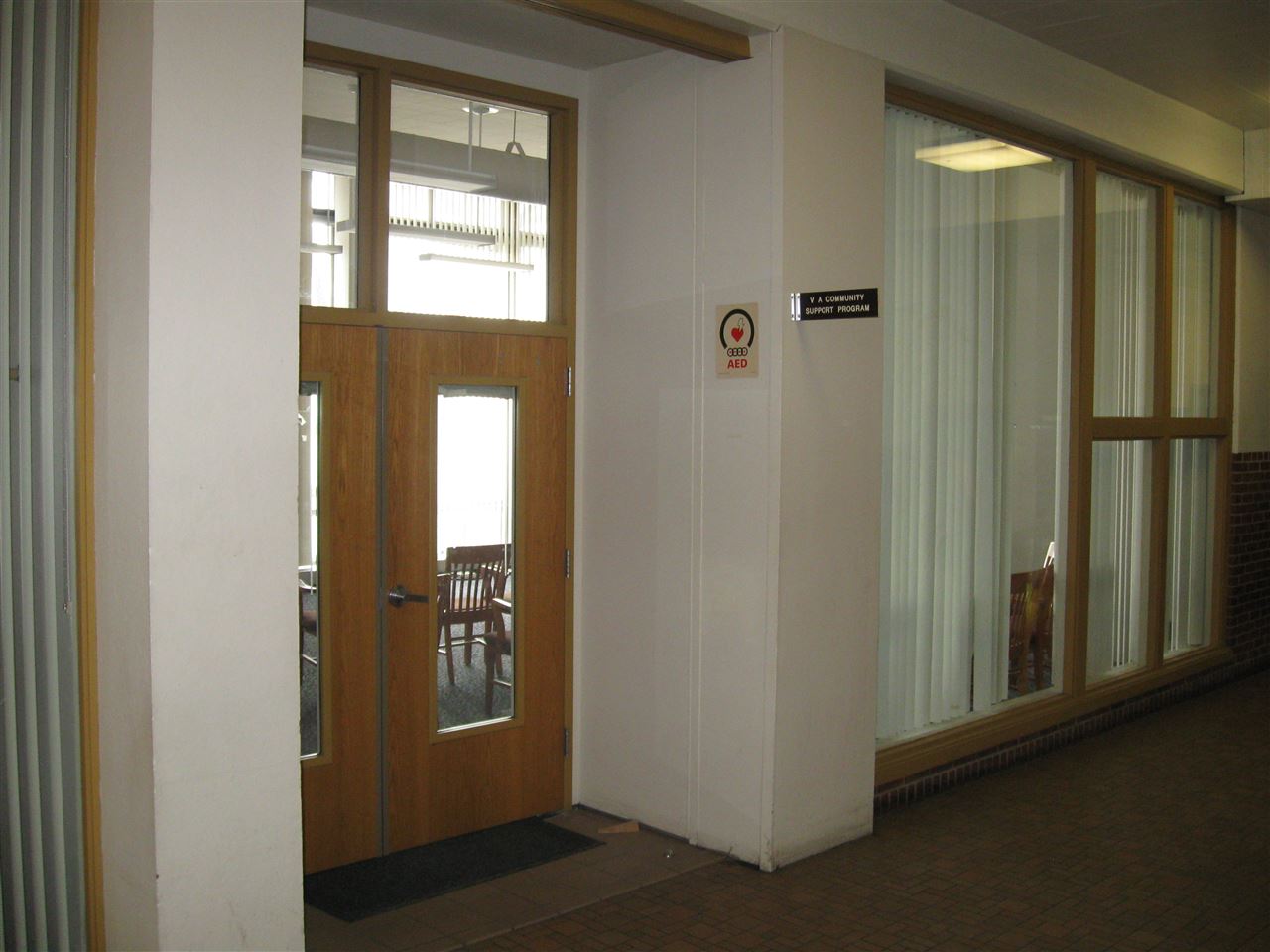 7 W High St