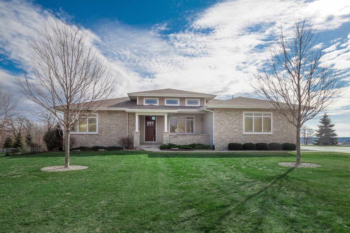 4698 Sunset Ridge Dr