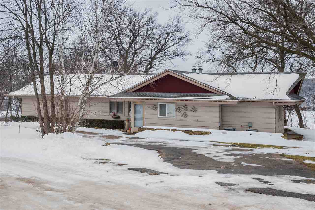 1319 W Lake Rd