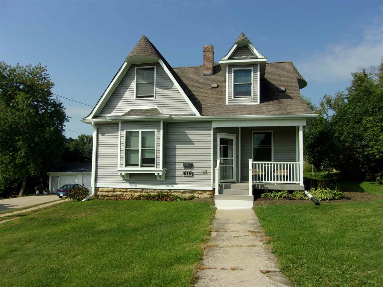 1319 W Lake Rd