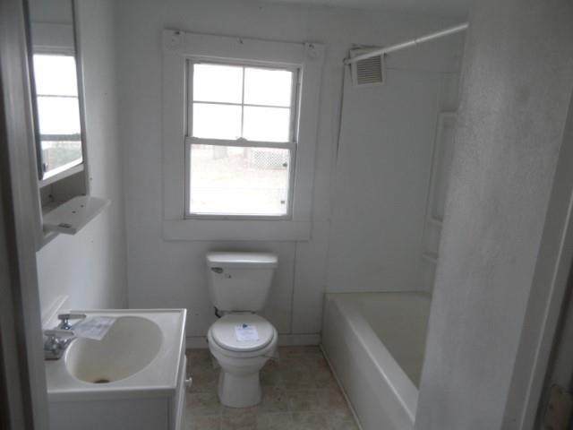 714 E Lake AveMonticello, WI, 53570Green County