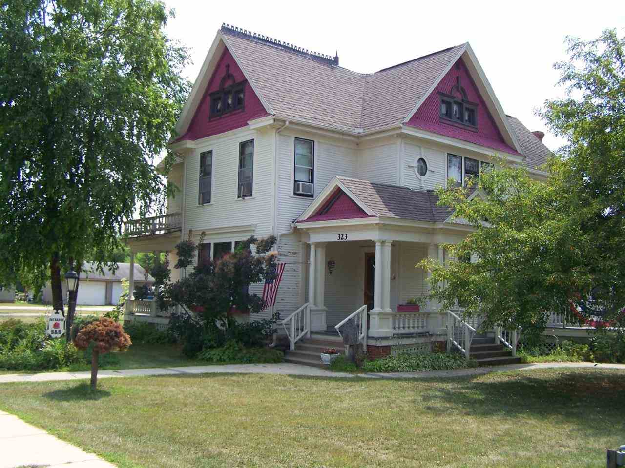 323 S Wisconsin Ave