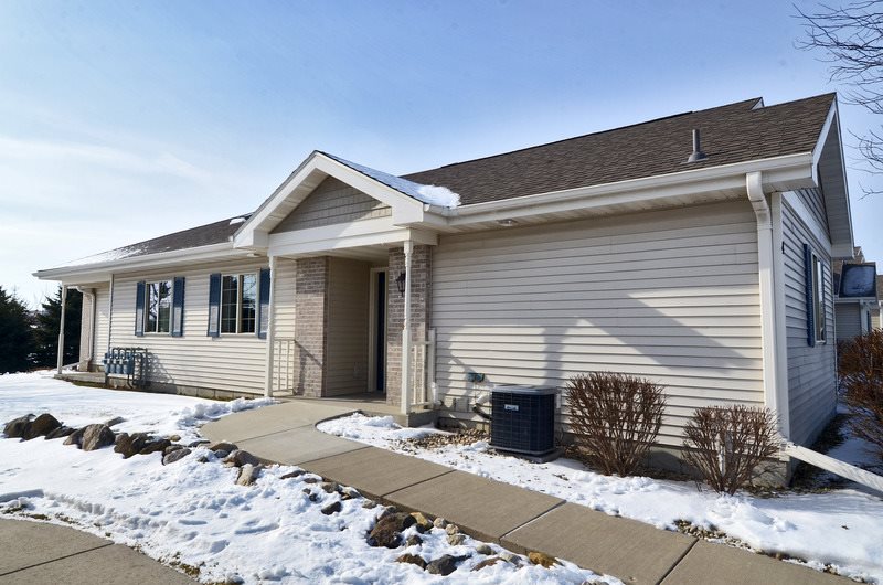 478 Waterman Ct
