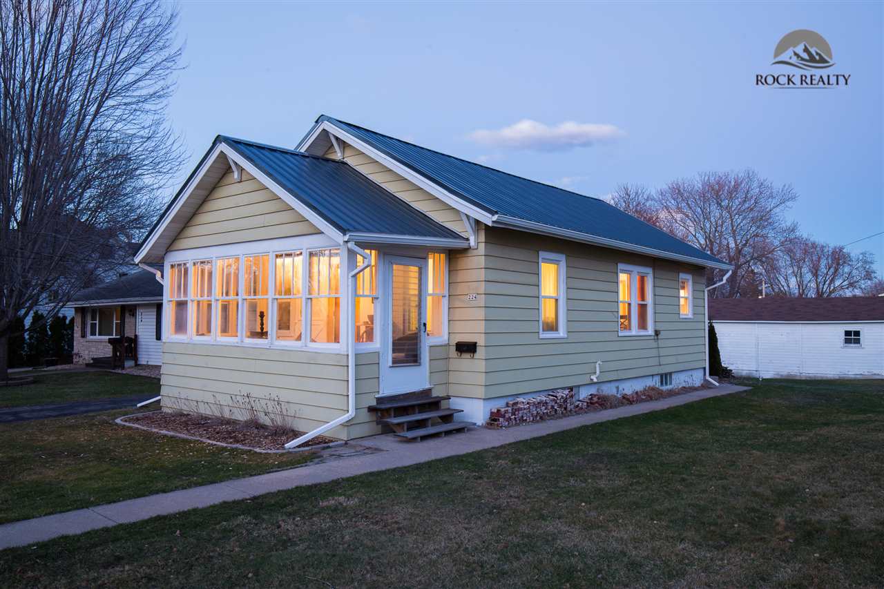 478 Waterman Ct