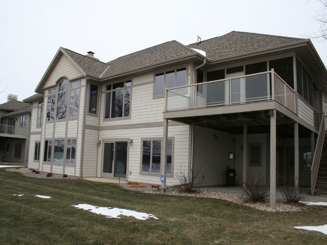 E12227 WATER'S EDGE CT, Prairie Du Sac, WI 53578