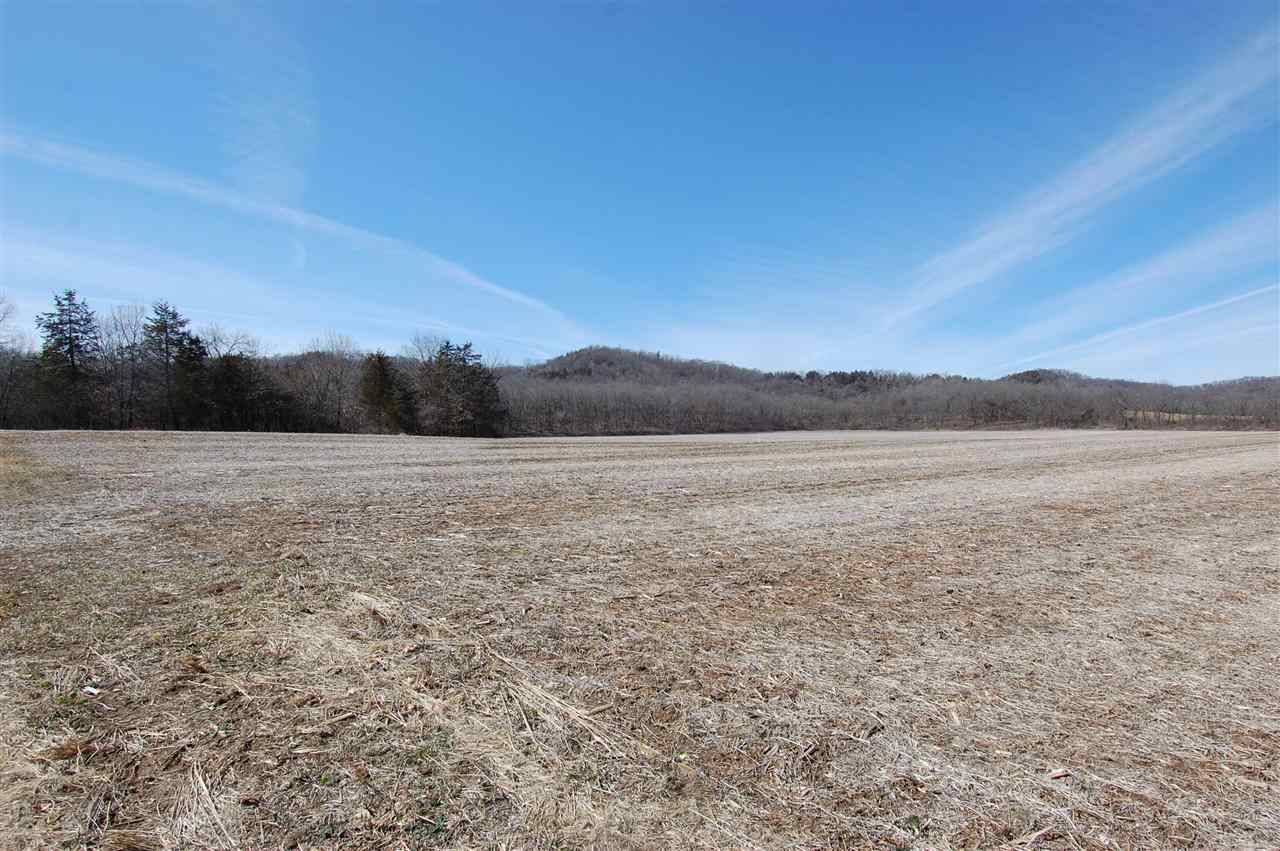 S8955 Matoushek Rd, Prairie Du Sac, WI 53578