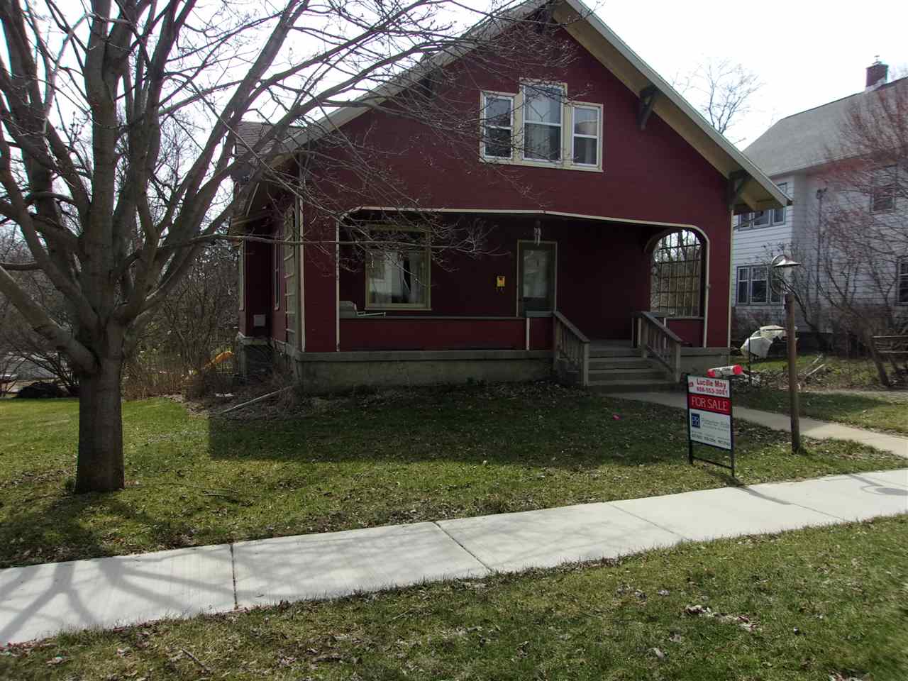 302 E Main St