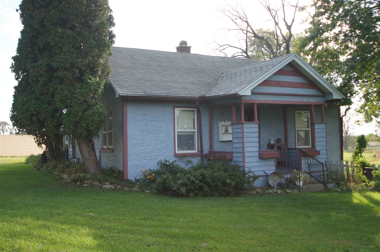 302 E Main St