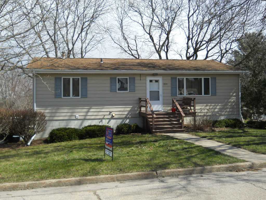 302 E Main St