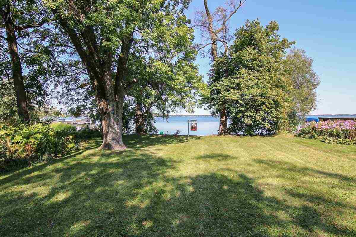 155 W Main St
