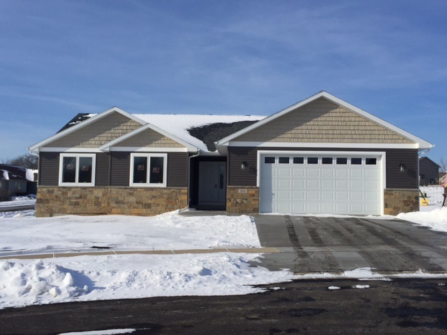 2016 Meadow Dr