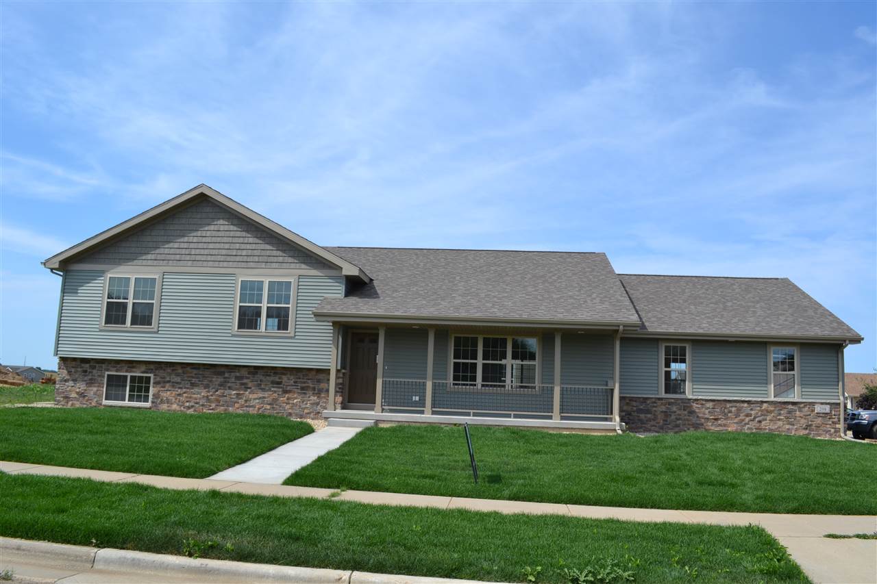 2765 Ironwood Dr