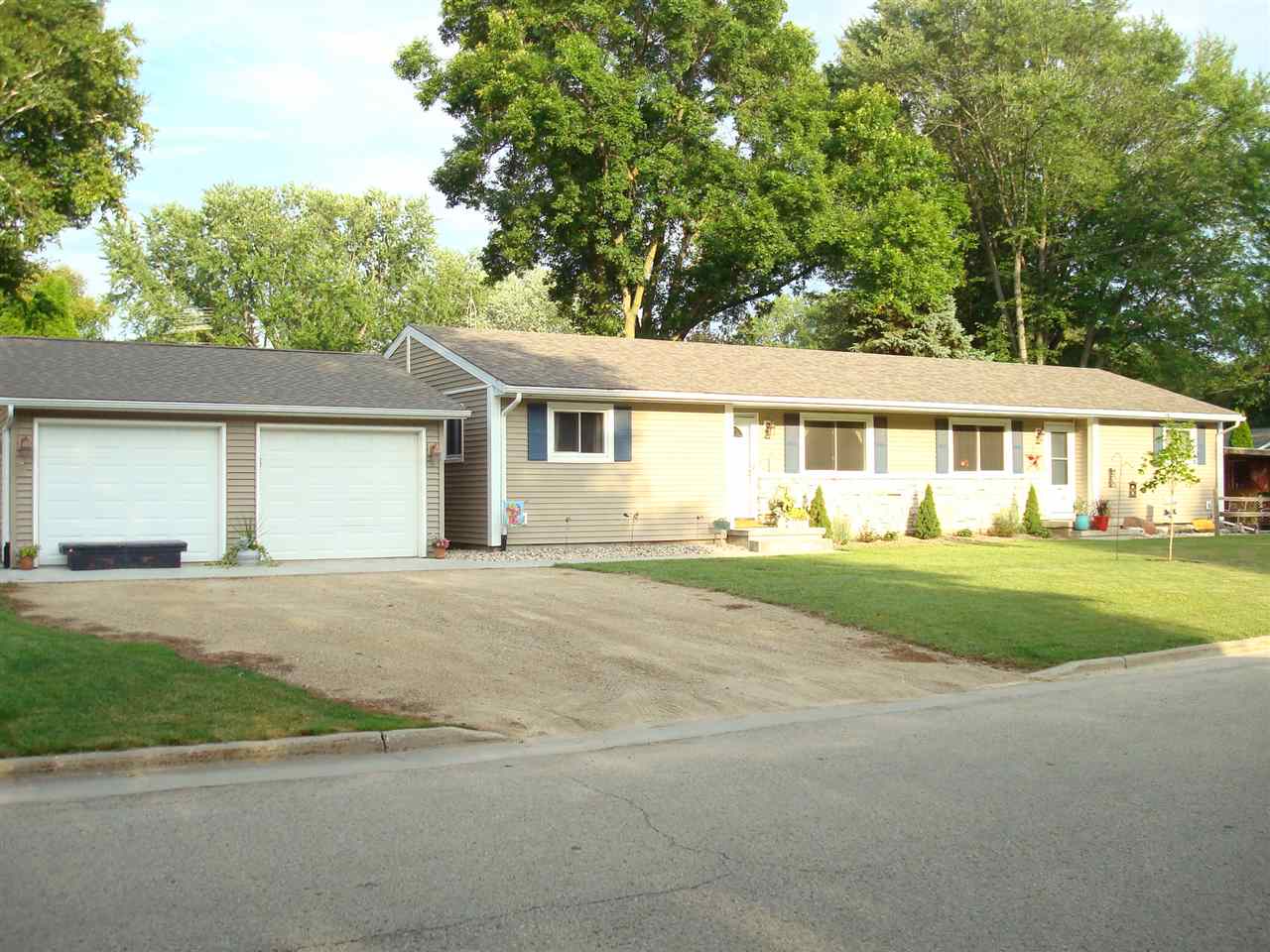 701-707 Lois Dr
