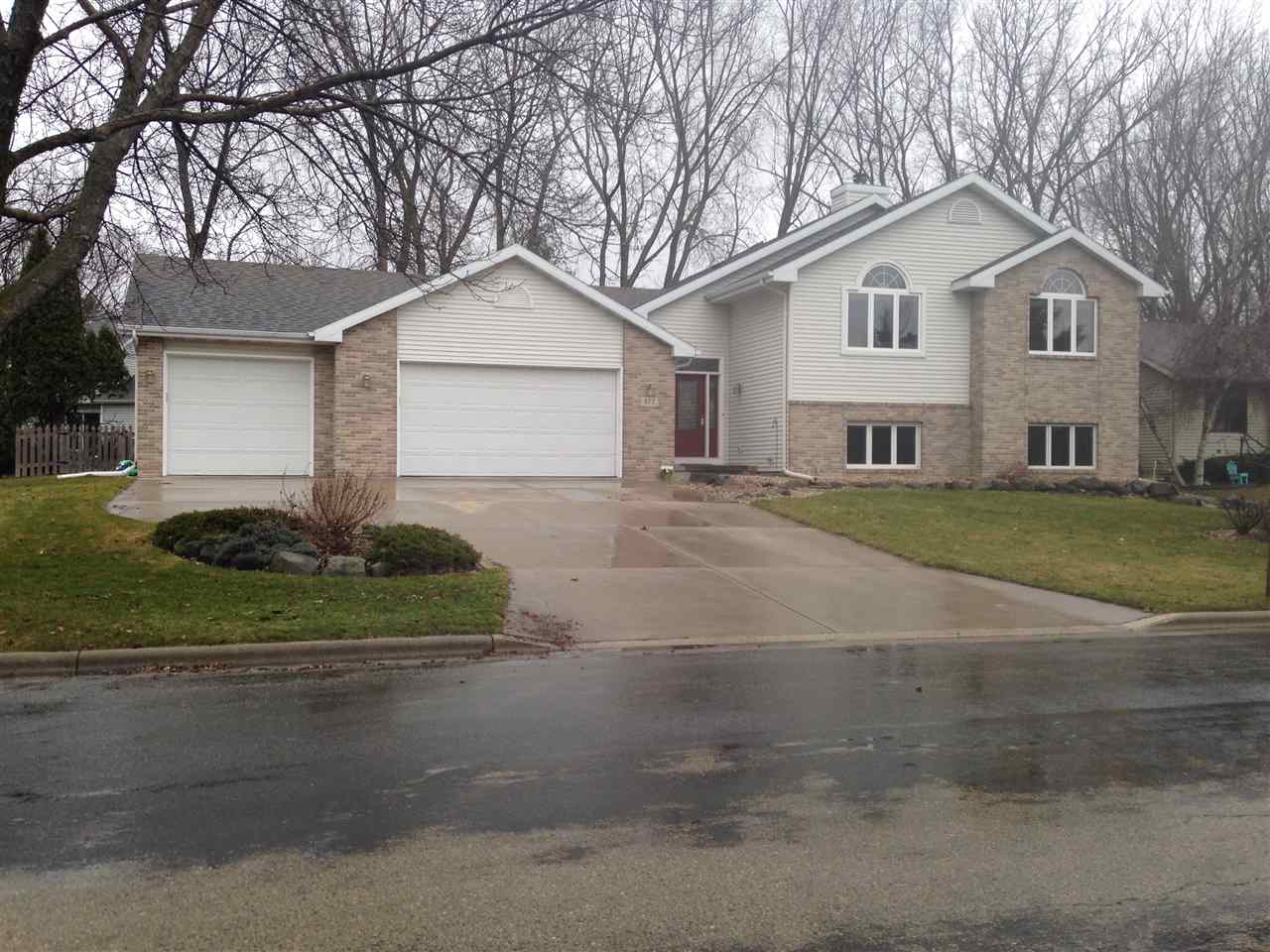 877 Chalfont Dr